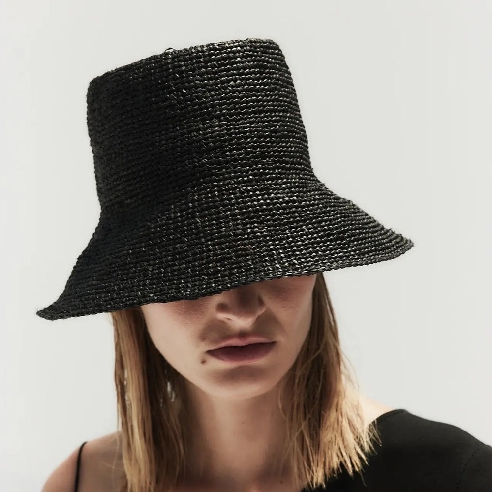 Janessa Leone Felix hat size M
